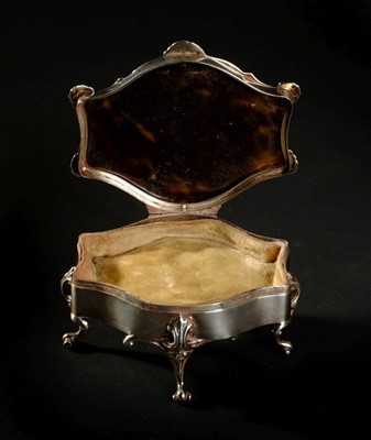 Lot 60 - Ring box.