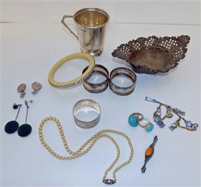 Lot 59 - Mixed silver.