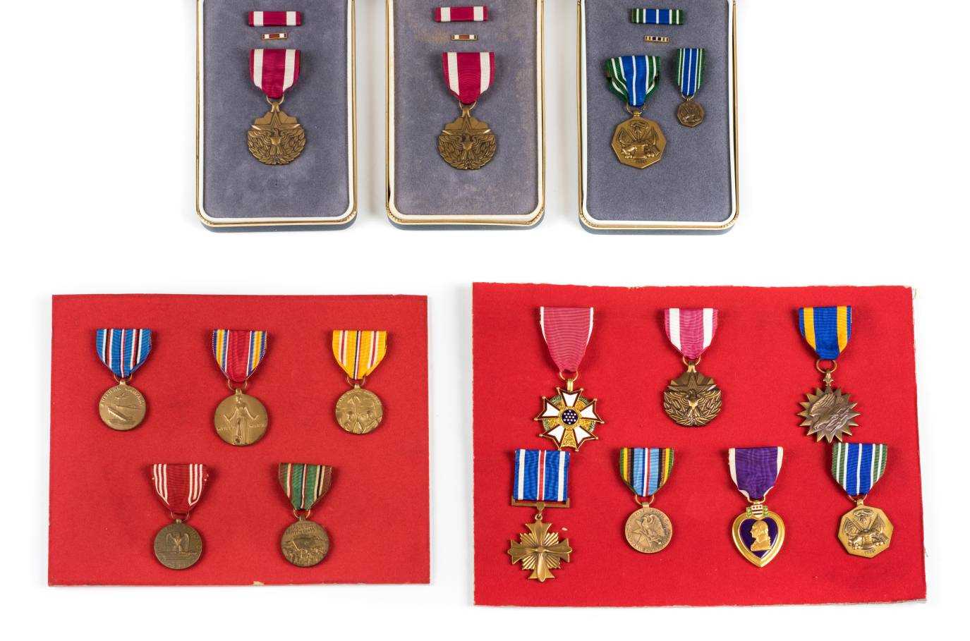 Lot 1073 - Foreign Medals.