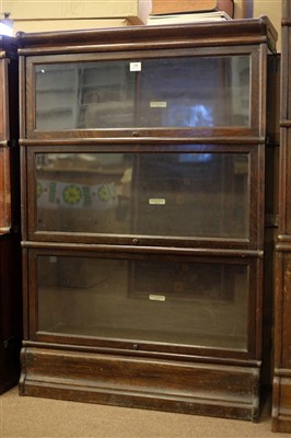 Lot 290 - Bookcase.