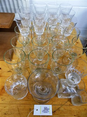 Lot 102 - Glassware.