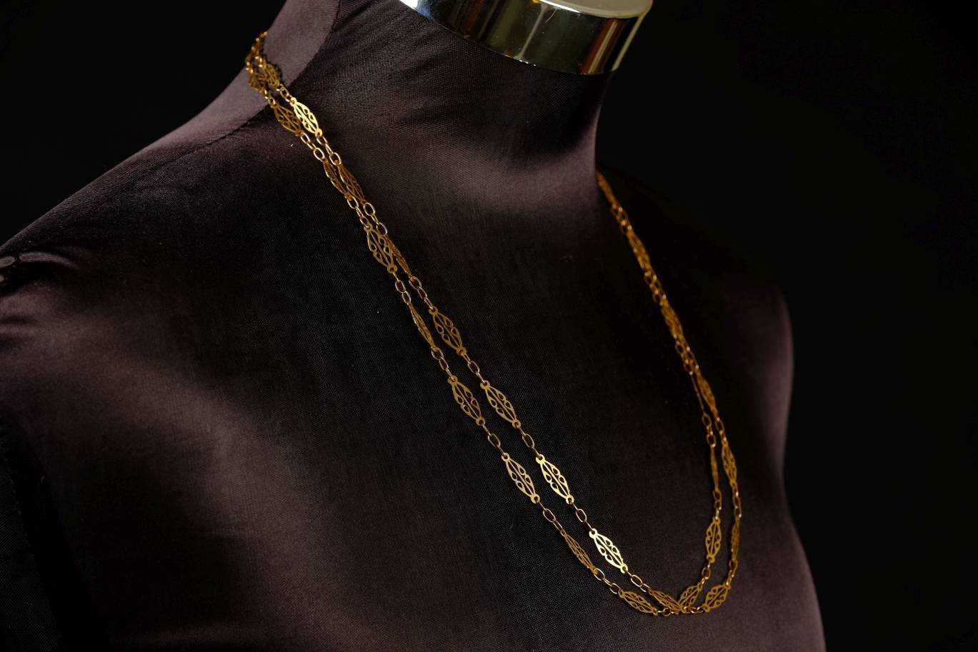 Lot 57 - Gold Chain.