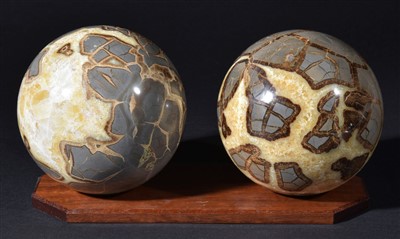 Lot 102 - Septarian calcite spheres on stand