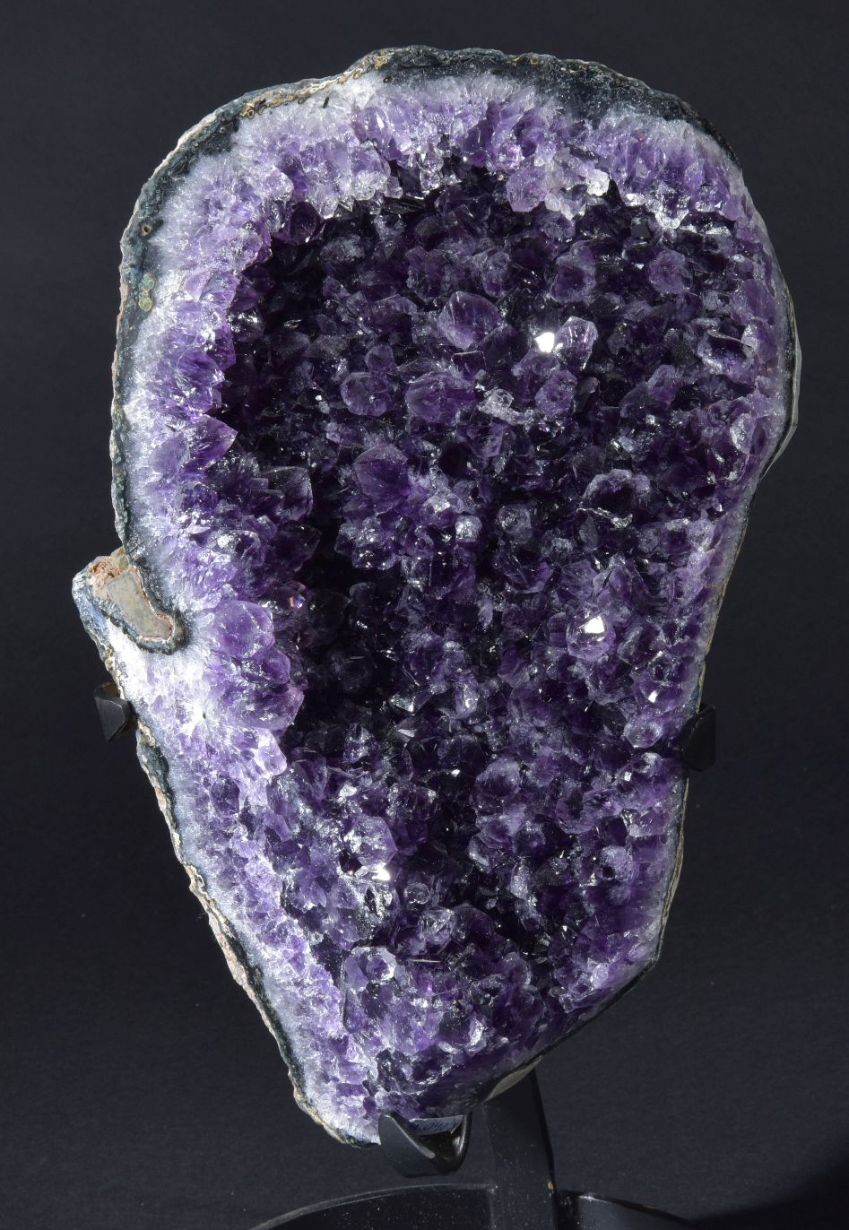 Lot 105 A beautiful amethyst specimen,