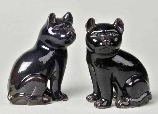 Lot 54 - A pair of Chinese flambé cats