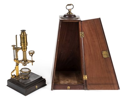 Lot 672 - Microscope.