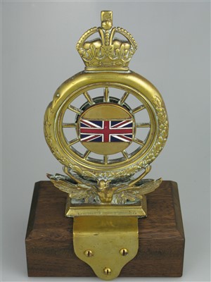 Lot 396 - R.A.C. Full-member's Badge.