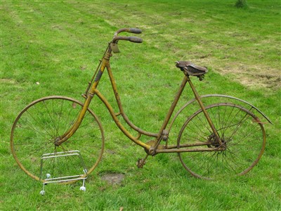 Lot 466 - A c1905 Columbia Model 5 Shaft Drive Lady's Bicycle.