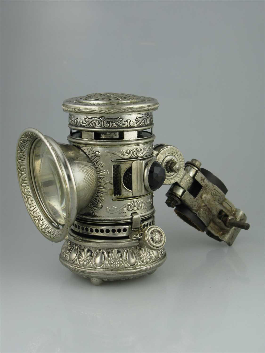 Lot 501 - A c1898 'Search Light'