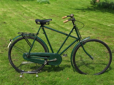 Lot 618 - Raleigh Cycles Ltd. 'Superbe' X-Frame Roadster.