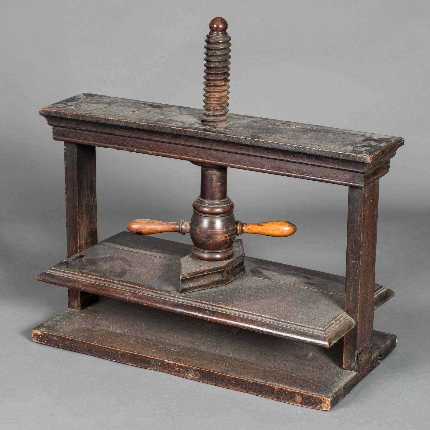 Lot 458 - Bookpress.