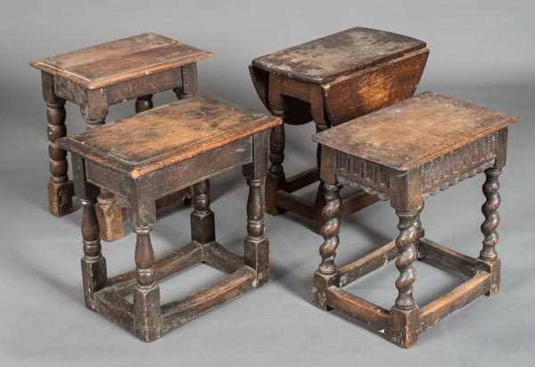 Lot 219 - Stools.