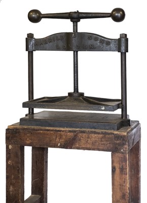 Lot 437 - Nipping press.