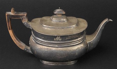 Lot 136 - Teapot.