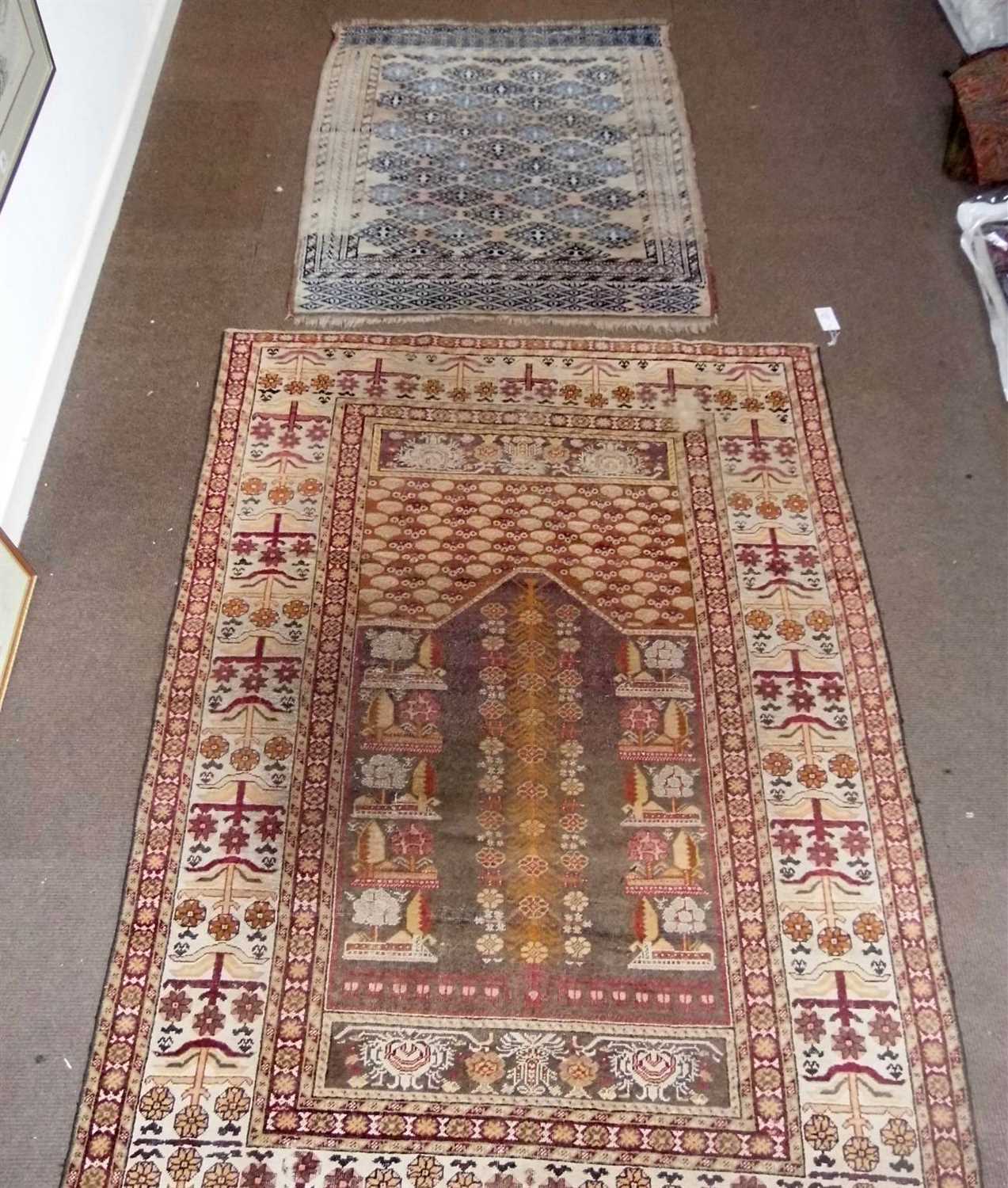 Lot 170 - Rug.