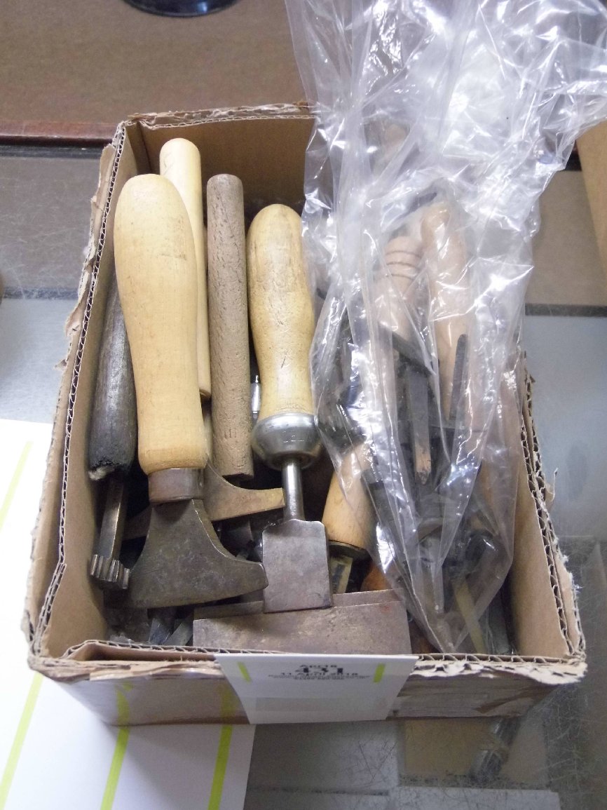 Lot 431 - Decorative finishing tools.