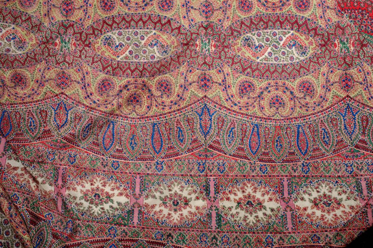 Shawl model 190567 AT main image 0