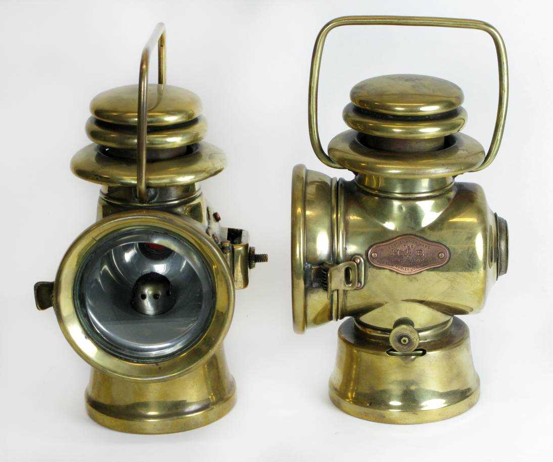 Lot 92 - A Pair of Howes & Burley Side Lamps.