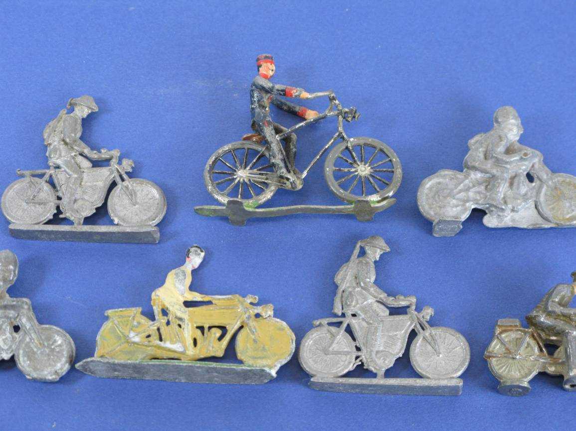 Lot 471 - Gaming Figures.