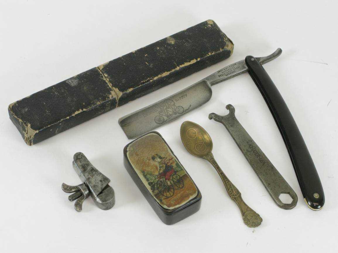 Lot 505 - Patch Box.