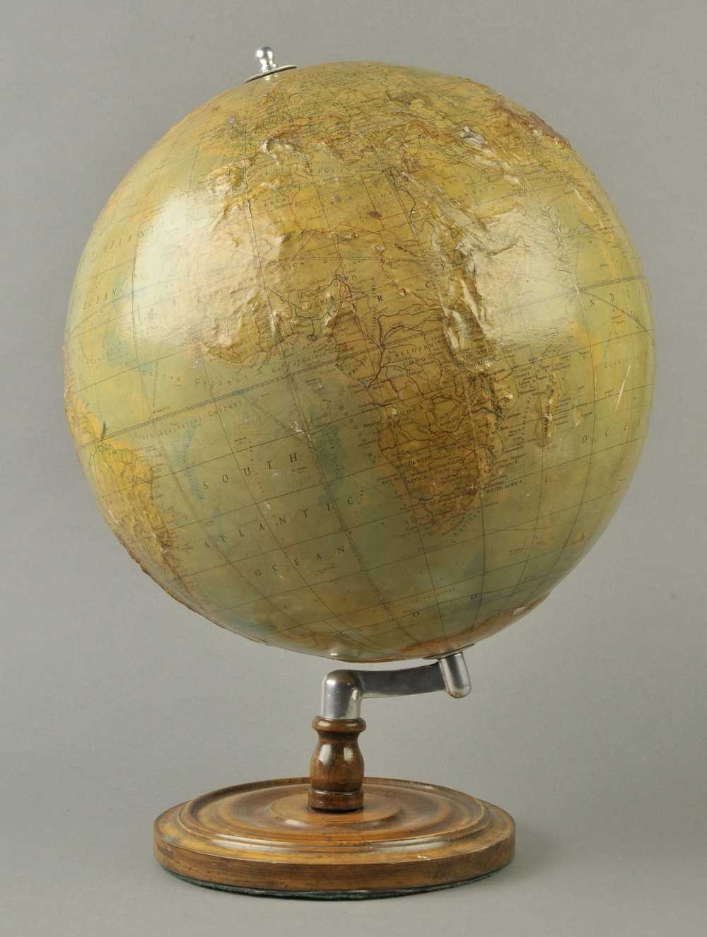 Lot 190 - Globe.