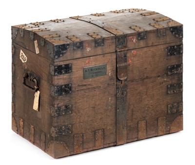 Lot 926 - Campaign Chest.