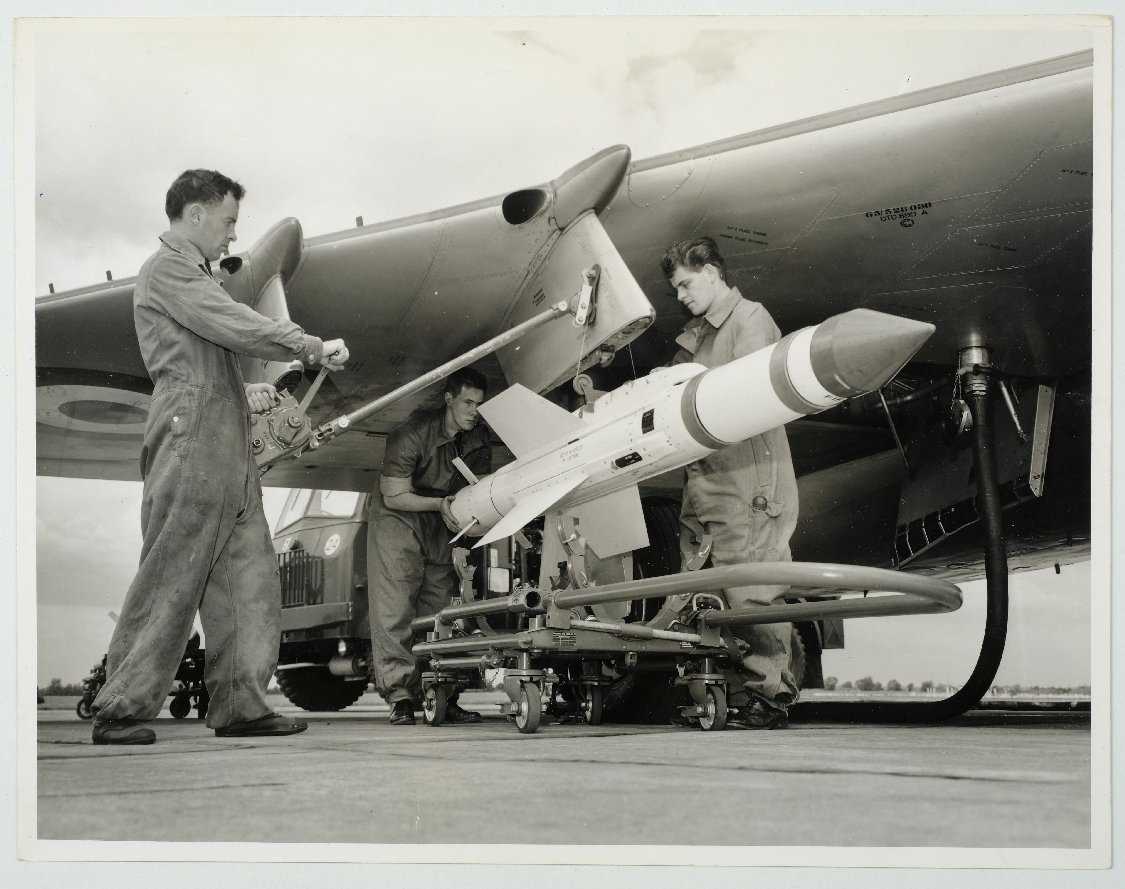 Lot 650 Gloster Meteor F4. Gloster Meteor F4 (world