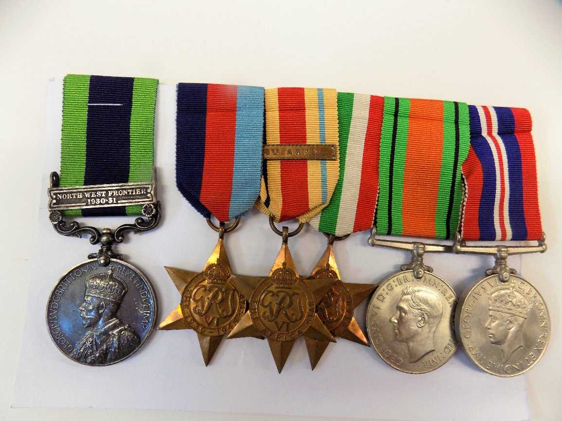 Lot 1004 - Medals.