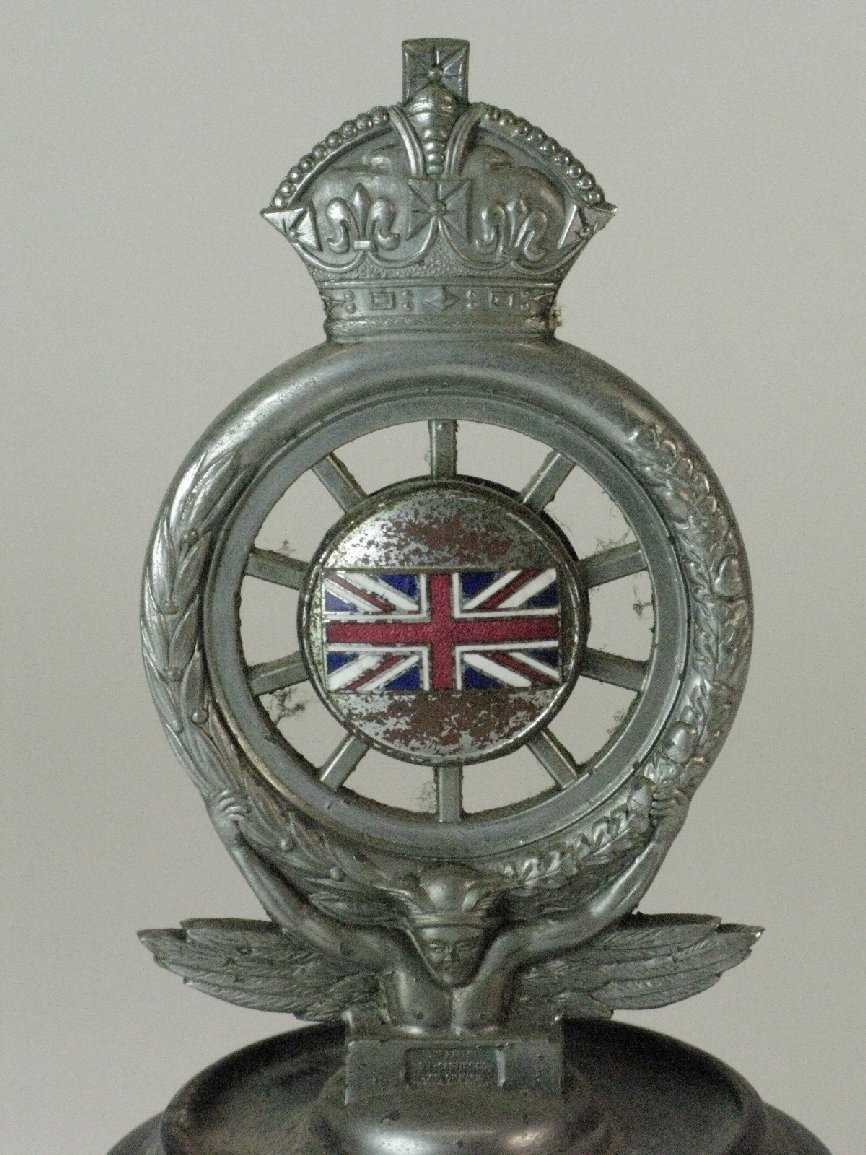 Lot 287 - R.A.C. Full Member's Badge.