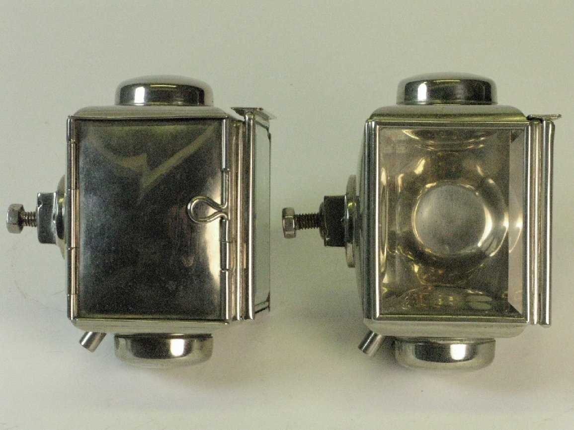 Lot 290 - Electric Lamps.