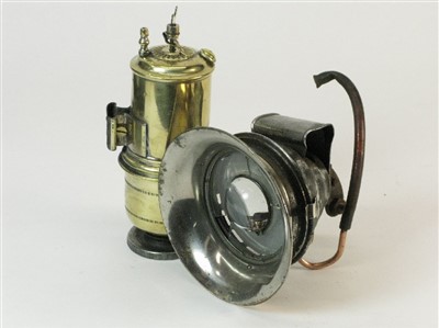 Lot 378 - An Acetylene Gas Generator