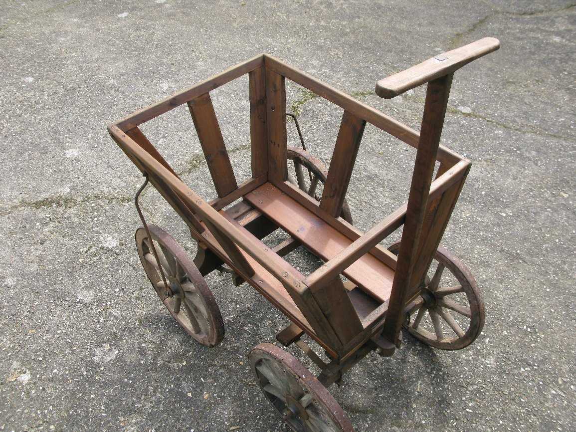 Lot 513 - Child's Pulling Trolley.