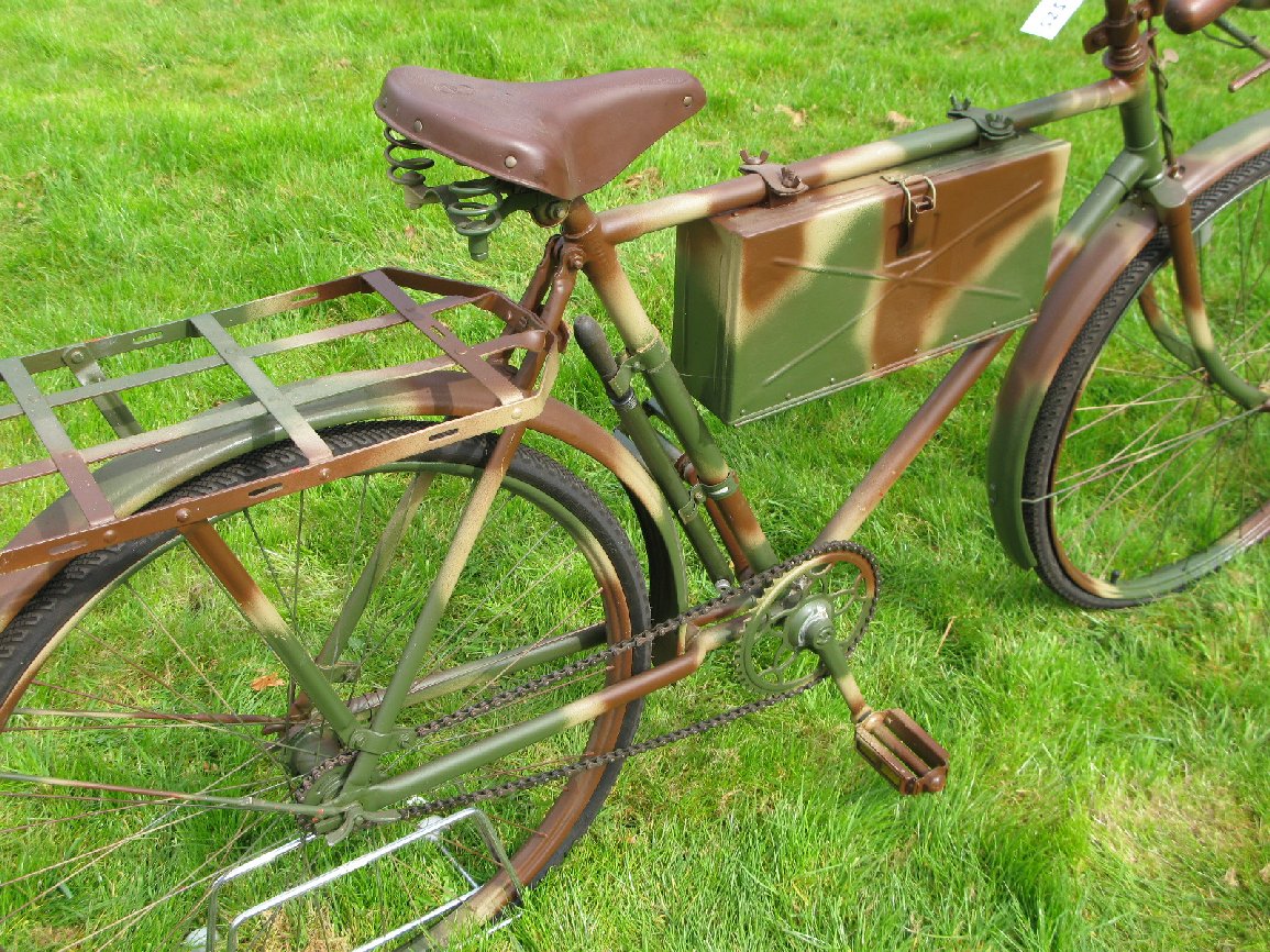 Lot 525 A WW2 German Wehrmacht Bicycle lot-525-a-ww2-german-wehrmacht-bicycle