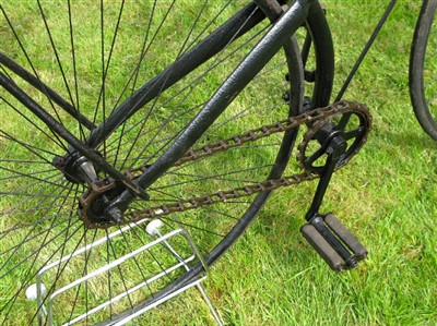 Lot 543 - A Cross-Frame Safety Bicycle.