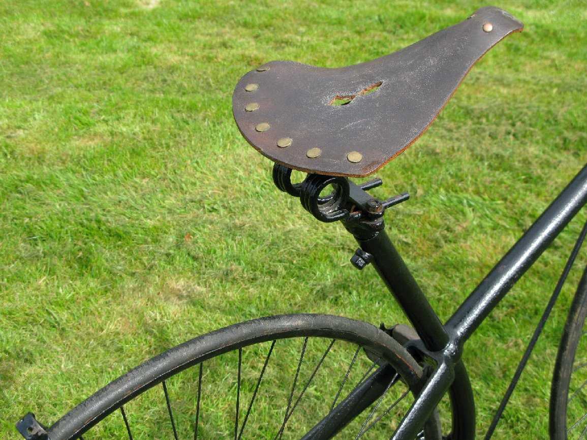 Lot 543 A CrossFrame Safety Bicycle.