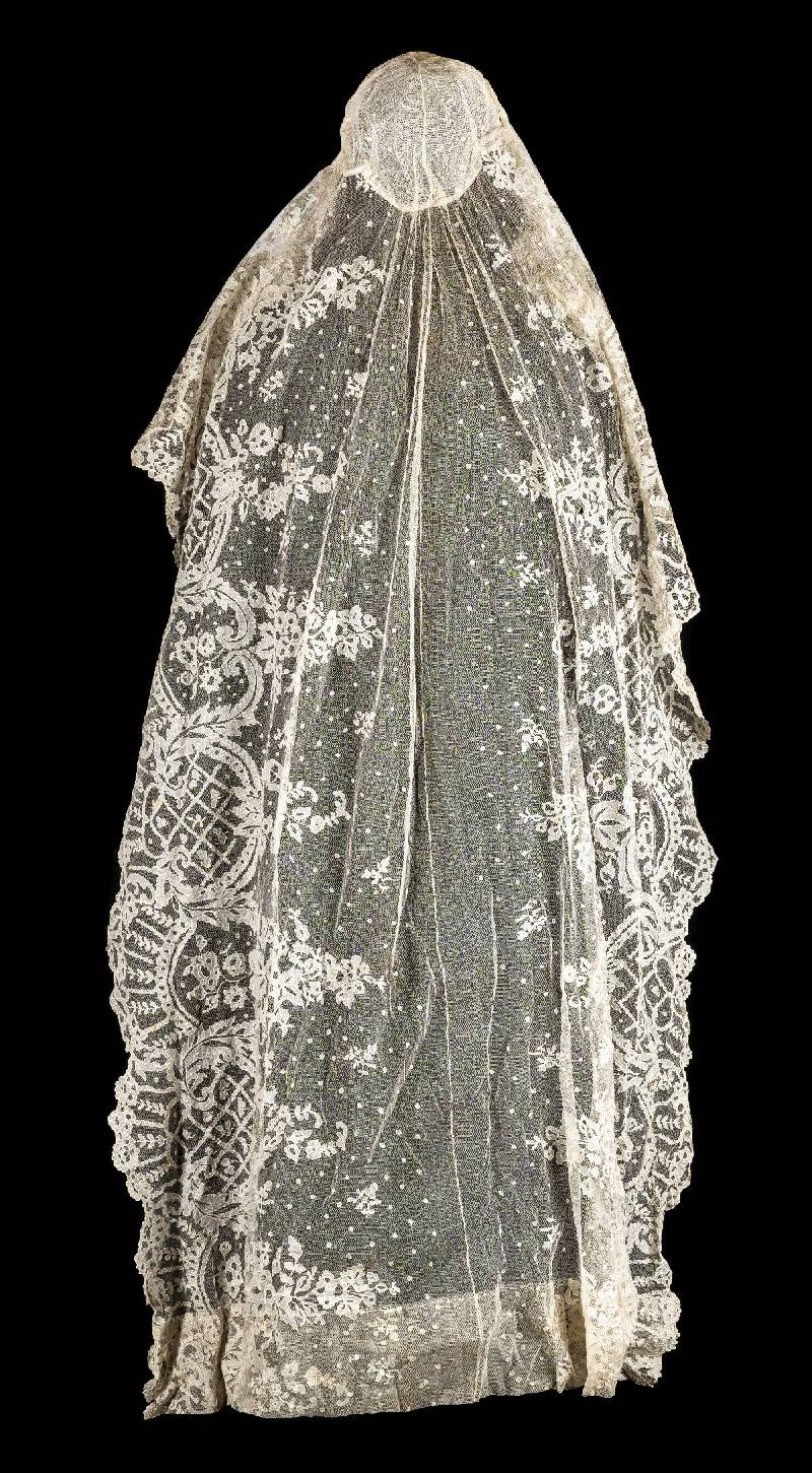 carrickmacross lace veil