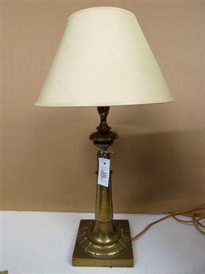 Lot 122 - Lamp.