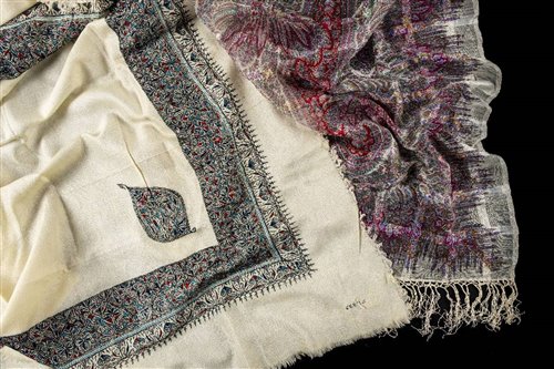 Lot 336 - Shawls.