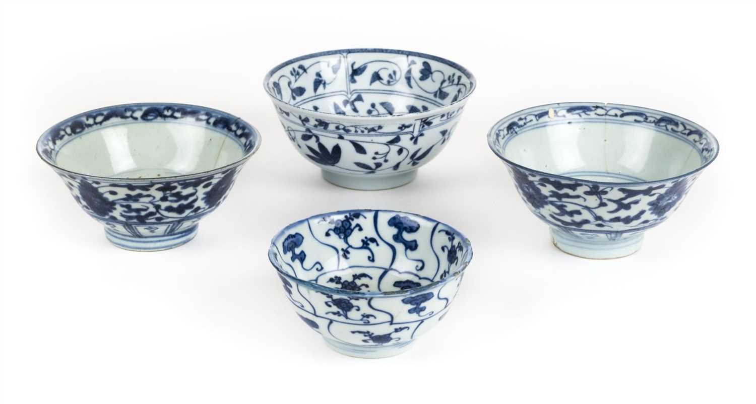 Lot 40 - Bowls.