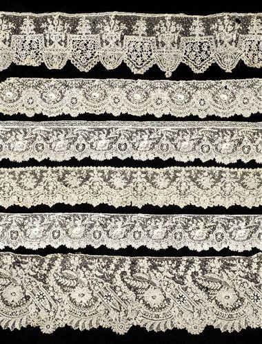 Lot 319 - Lace.