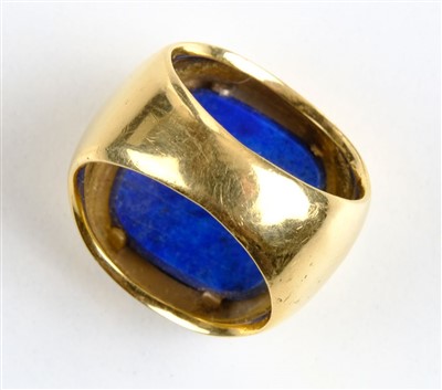 Lot 165 - Ring.