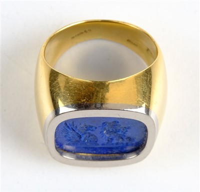 Lot 165 - Ring.