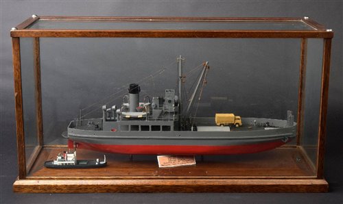 Lot 31 - Model Ship.