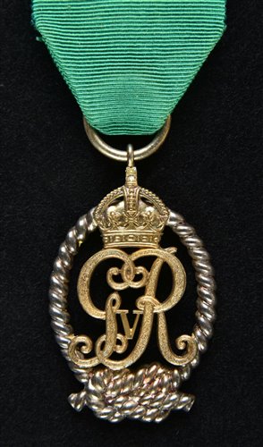 Lot 463 - Royal Naval Reserve Decoration