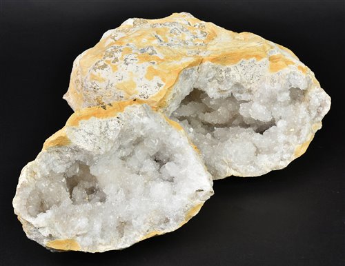 Lot 234 - Quartz Geode