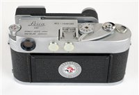 Lot 452 - Leica M3 rangefinder camera No 1039285.