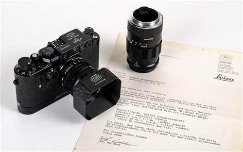 Lot 389 - Very rare black Leica IIIg camera.
