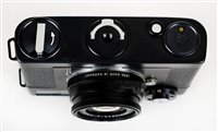 Lot 366 - Leica CL with Summicron 40mm and Elmar 90mm.