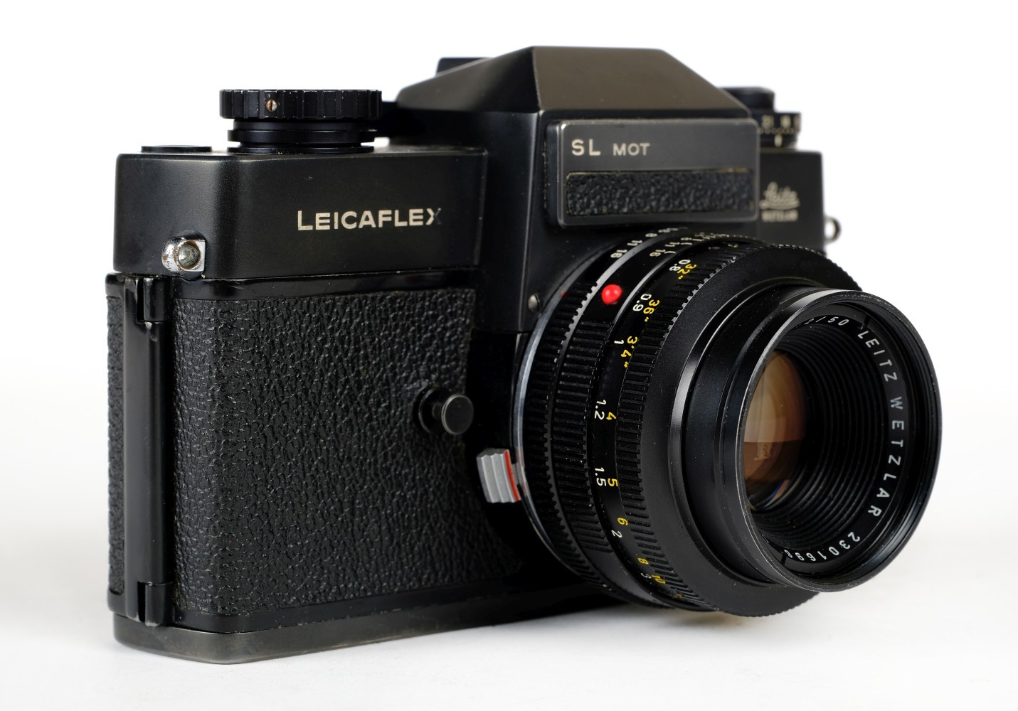 Lot 420 - Leicaflex SL MOT 35mm SLR camera with