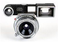 Lot 360 - Leica (Leitz) Summaron 35mm f/3.5 chrome lens with 'goggles' for M-series.